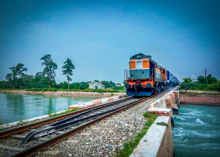 ventajas-transportacion-ferroviaria-mercancia-tren